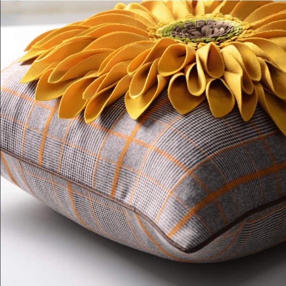 3D Sunflower Handmade Throw Pillow Case Checkered - Picture 4 of 7